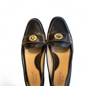 Coach vintage turn lock loafer flats